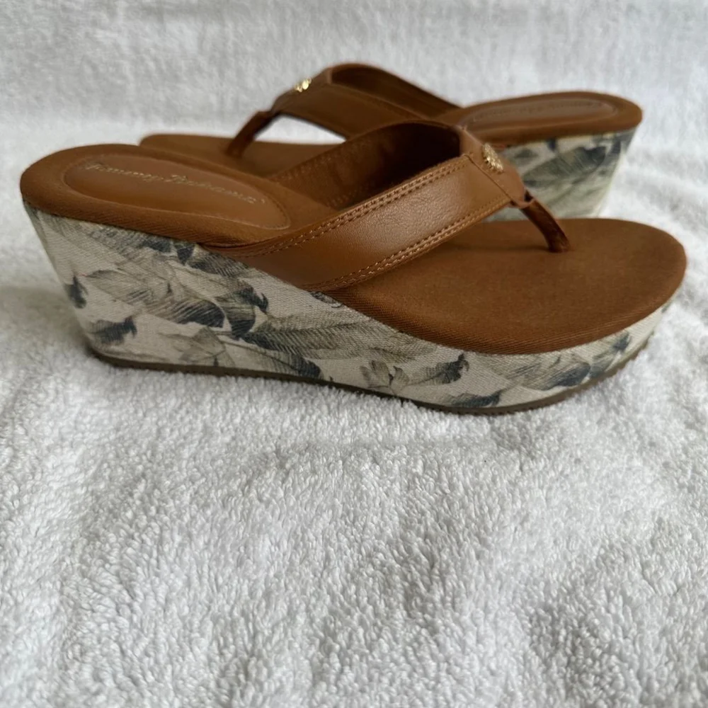 Tommy Bahama Brown Leather and Fabric Wedges Size 7